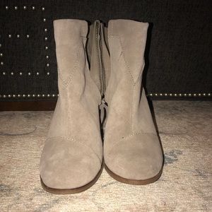 Toms tan suede high heel boots
